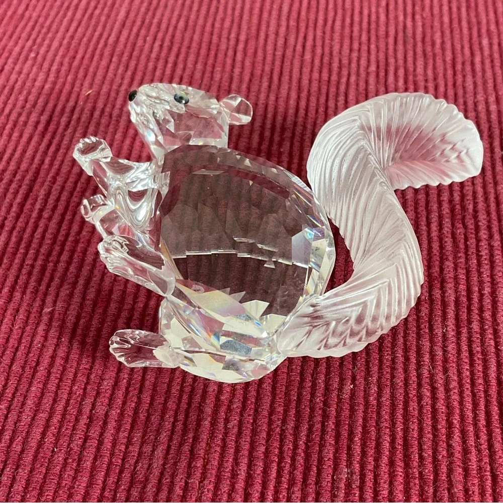 Swarovski Crystal 7400 097 001 SCS 10th Anniversary Squirrel Frosted Tail - Picture 5 of 9